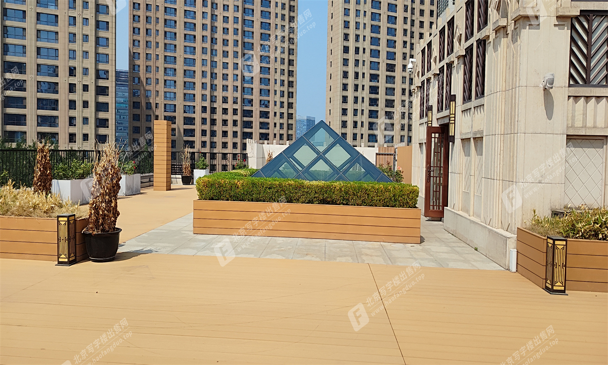 20230518168438894254.jpg 屋顶花园 (2).jpg